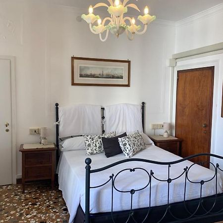 B&B Al Teatro With Canal View Venice Exterior photo