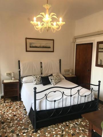B&B Al Teatro With Canal View Venice Exterior photo